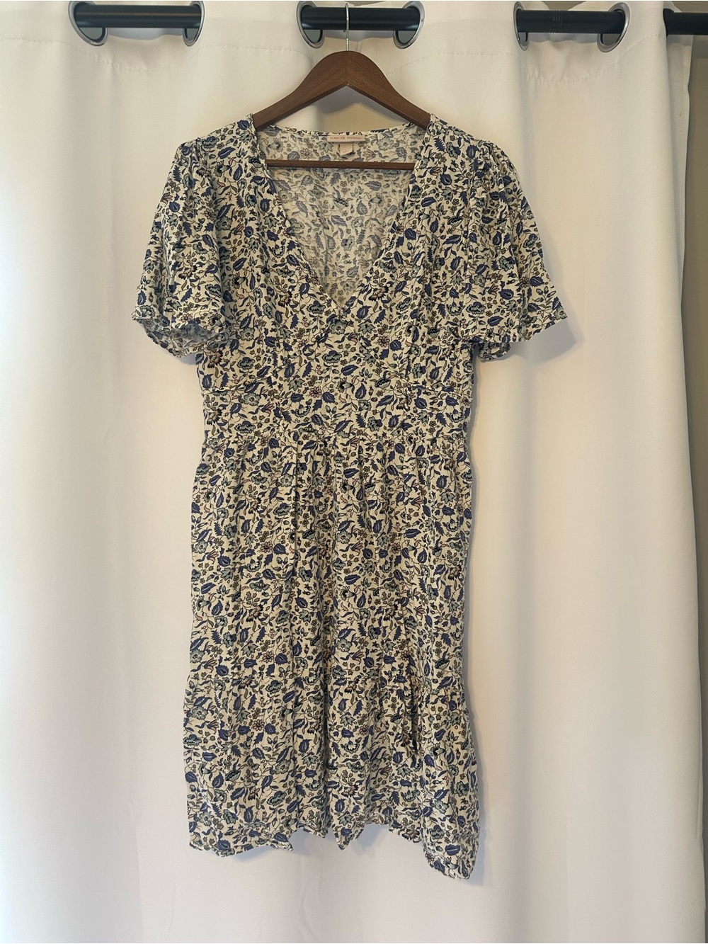 Knox Rose Cream and Navy Floral V-Neck Mini Dress